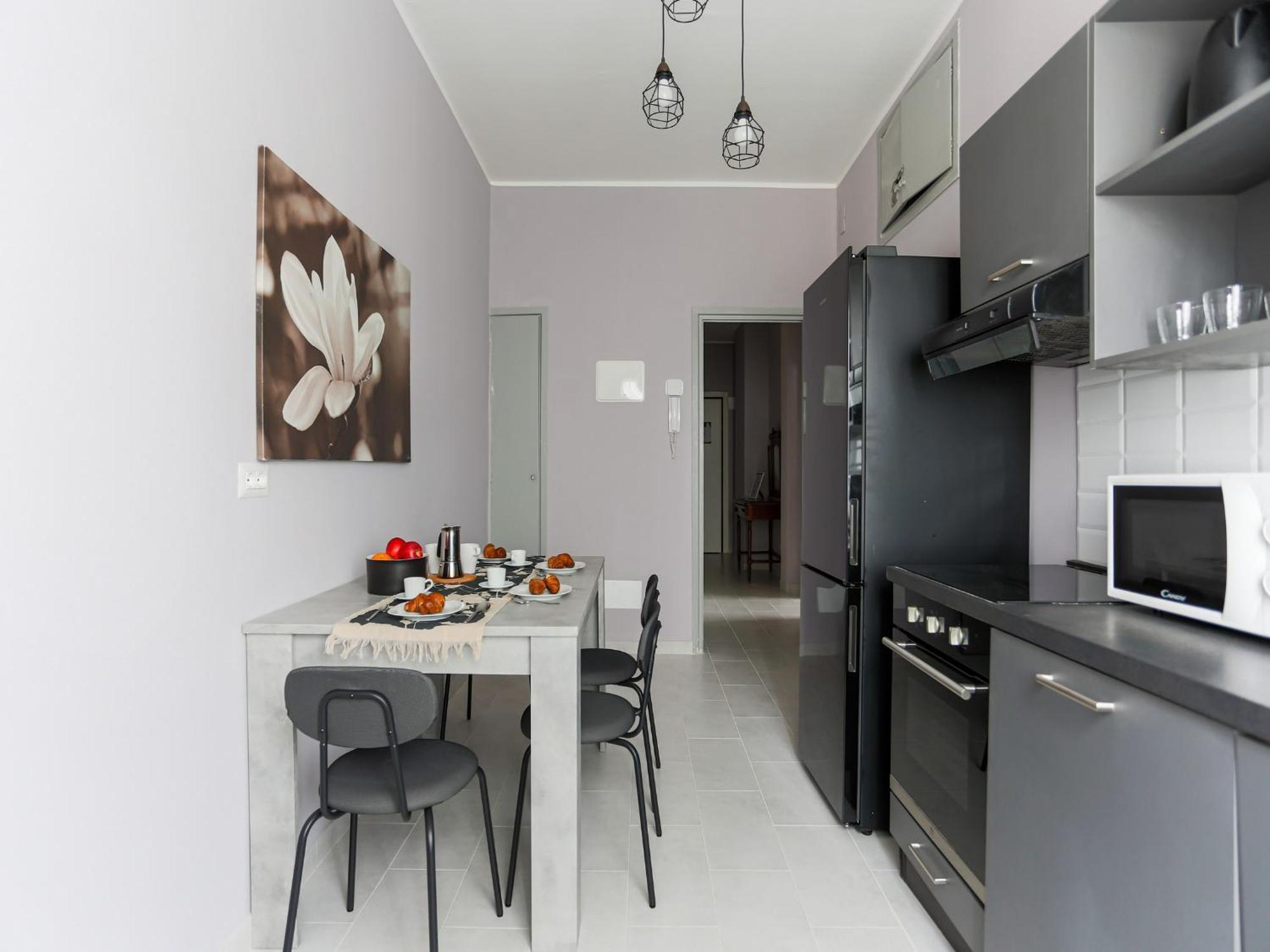 The Rent - Spacious One-bedroom In Moscova District Apartamento